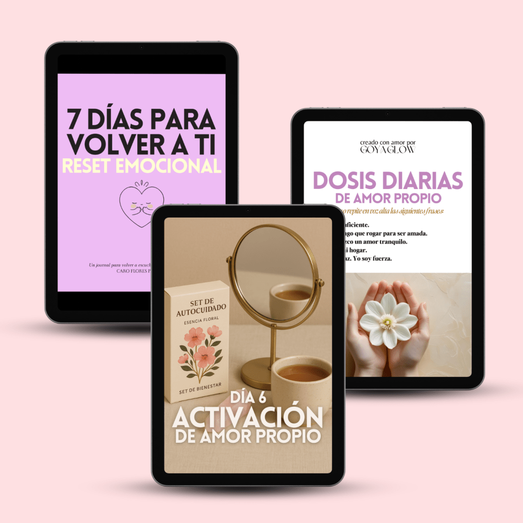 Tres tablets mostrando contenido relacionado con el autocuidado y amor propio, con un fondo rosa. Una tablet presenta un diario titulado '7 DÍAS PARA VOLVER A TI', otra enfoca un 'SET DE AUTOCUIDADO', y la tercera muestra 'DOSIS DIARIAS DE AMOR PROPIO'.